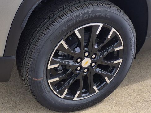 New 2026 Chevrolet Traverse LT w/ Sun and Wheel Package FWD image 5