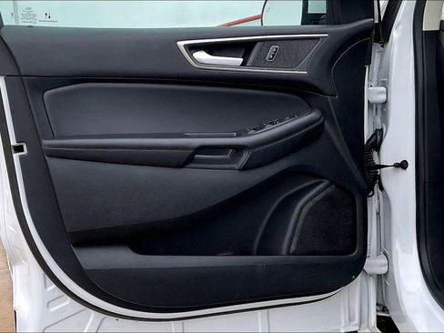 Used 2024 Ford Edge SEL image 23