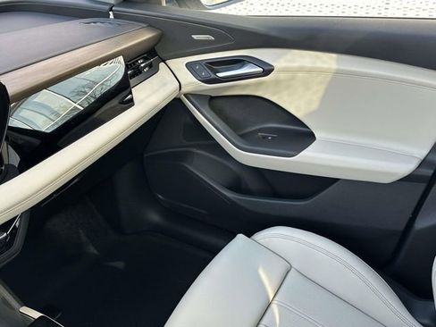 New 2025 Audi Q6 e-tron Premium Plus AWD/4WD image 13