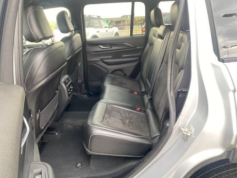 Used 2024 Jeep Grand Cherokee Altitude AWD/4WD image 29