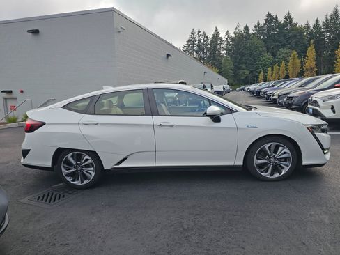 Used 2020 Honda Clarity Touring image 8