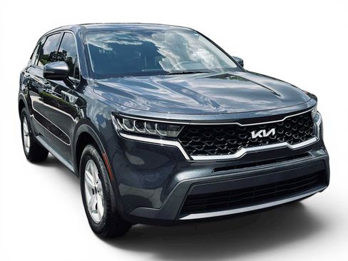 Certified 2022 Kia Sorento LX FWD image 1
