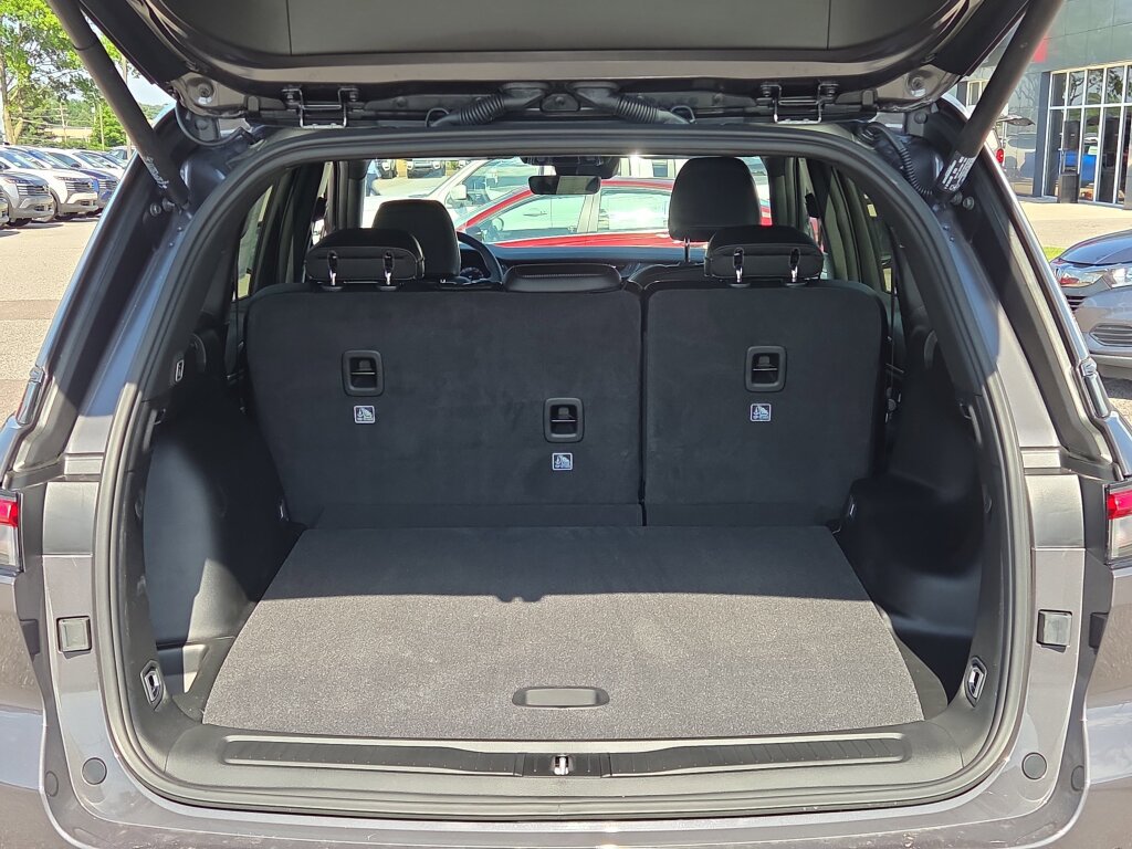 New 2026 Jeep Grand Cherokee Altitude RWD image 4