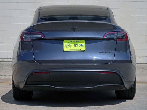 Used 2023 Tesla Model Y Performance AWD/4WD image 10