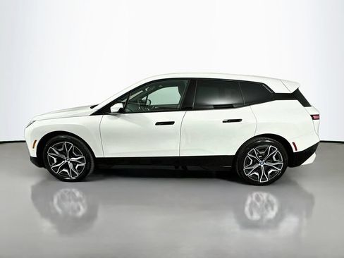 Used 2024 BMW iX xDrive50 w/ Premium Package AWD/4WD image 8