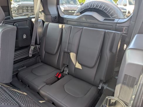 Used 2025 Land Rover Defender 110 S AWD/4WD image 14