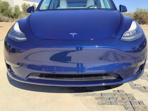 Used 2020 Tesla Model Y Long Range image 3