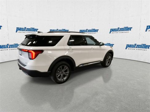 Used 2025 Ford Explorer Active w/ Active Comfort Package image 11