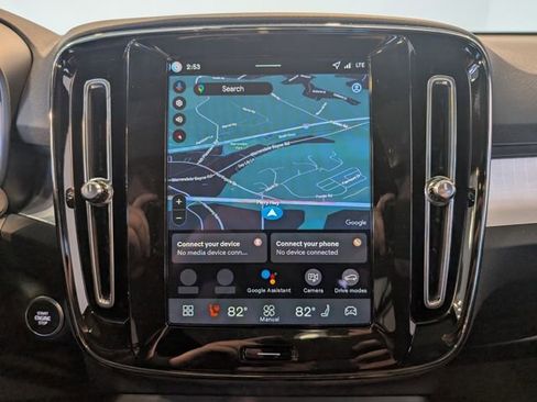 New 2026 Volvo XC40 B5 Ultra w/ Protection Package Premier image 19