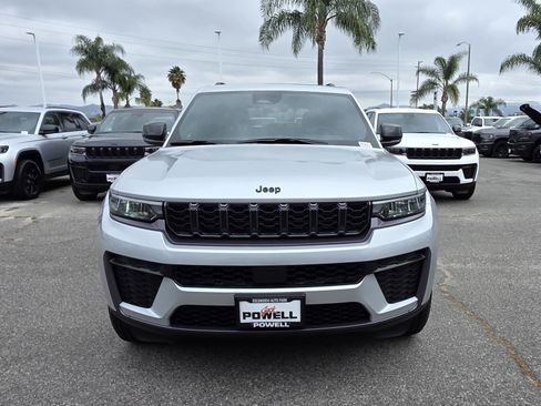 New 2026 Jeep Grand Cherokee Altitude RWD image 7