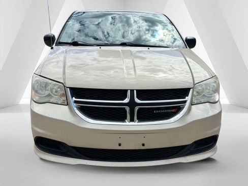Used 2014 Dodge Grand Caravan SXT w/ Quick Order Package 29G SXT FWD image 2