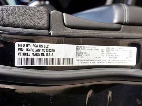 Certified 2022 Jeep Grand Cherokee Laredo X RWD image 35