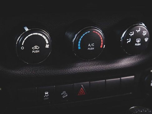 Used 2016 Jeep Wrangler Unlimited Sport w/ Quick Order Package 24S image 9