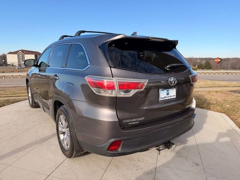 Used 2014 Toyota Highlander XLE image 5