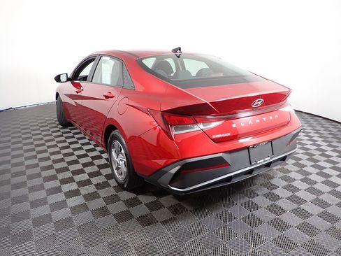 Used 2024 Hyundai Elantra SE FWD image 15