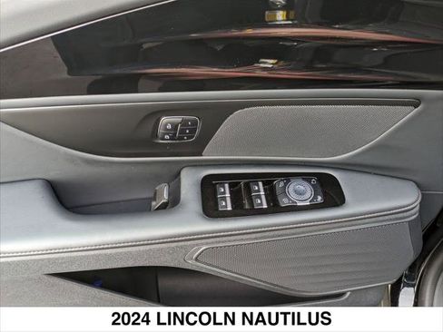 Used 2024 Lincoln Nautilus Reserve w/ Jet Appearance Package (87T) image 11