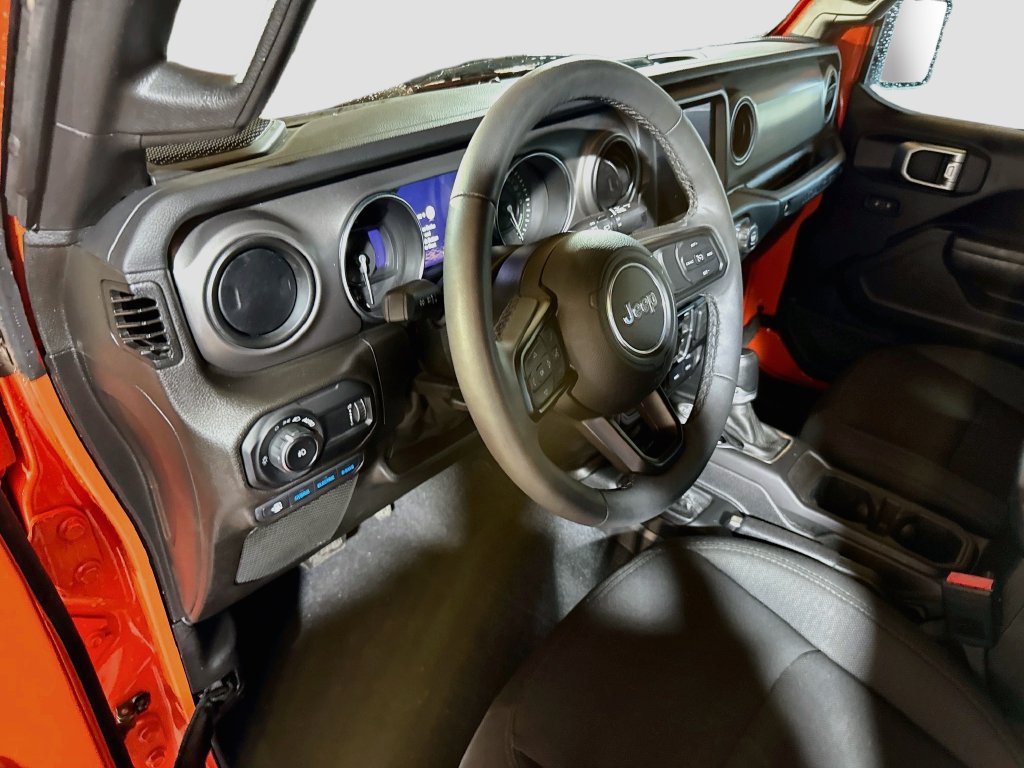 Used 2023 Jeep Wrangler Unlimited w/ Sun & Screen Package AWD/4WD image 10