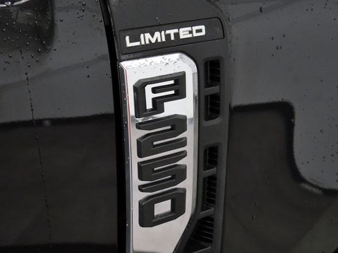 Used 2024 Ford F250 Limited w/ FX4 Off-Road Package AWD/4WD image 9