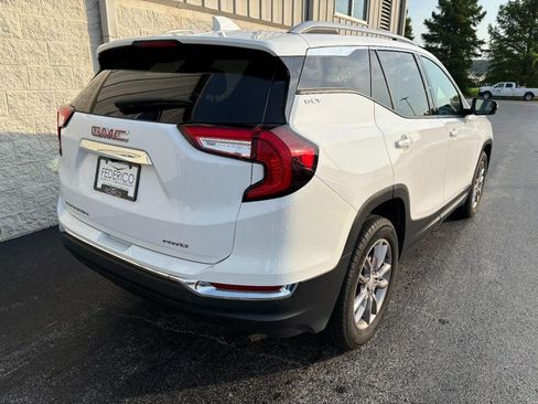 Used 2024 GMC Terrain SLT AWD/4WD image 3