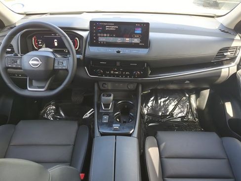 Certified 2025 Nissan Rogue SL w/ Tech Package FWD image 15