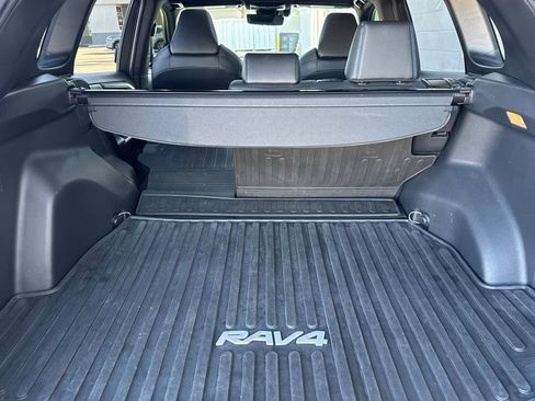 Used 2020 Toyota RAV4 XSE w/ XSE Grade Weather Package AWD/4WD image 18