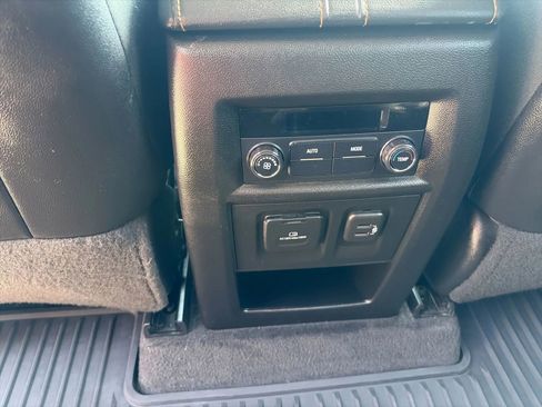 Used 2019 Chevrolet Traverse LT w/ LT Premium Package image 20