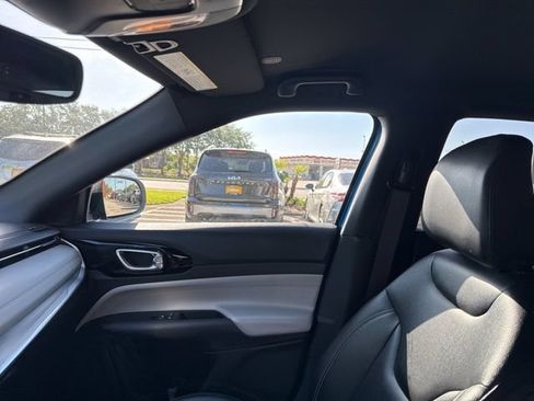 Used 2025 Jeep Compass Limited AWD/4WD image 24