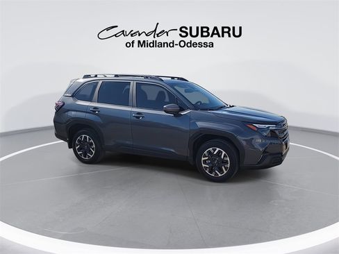 Used 2025 Subaru Forester Premium w/ Convenience Package #1 image 2