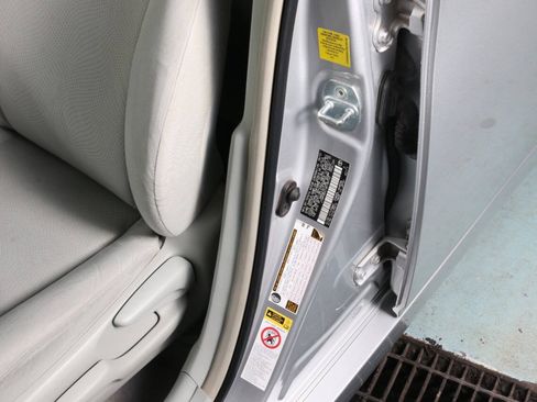 Used 2010 Toyota Prius FWD image 60