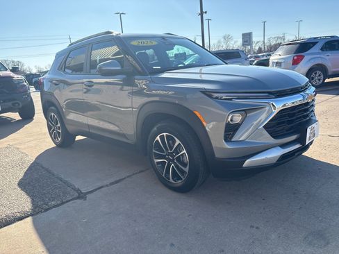 Used 2025 Chevrolet TrailBlazer LT image 7