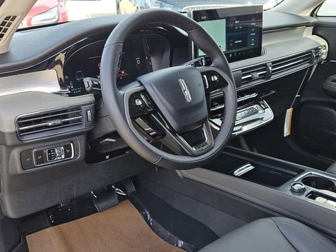 New 2026 Lincoln Corsair Premiere image 18