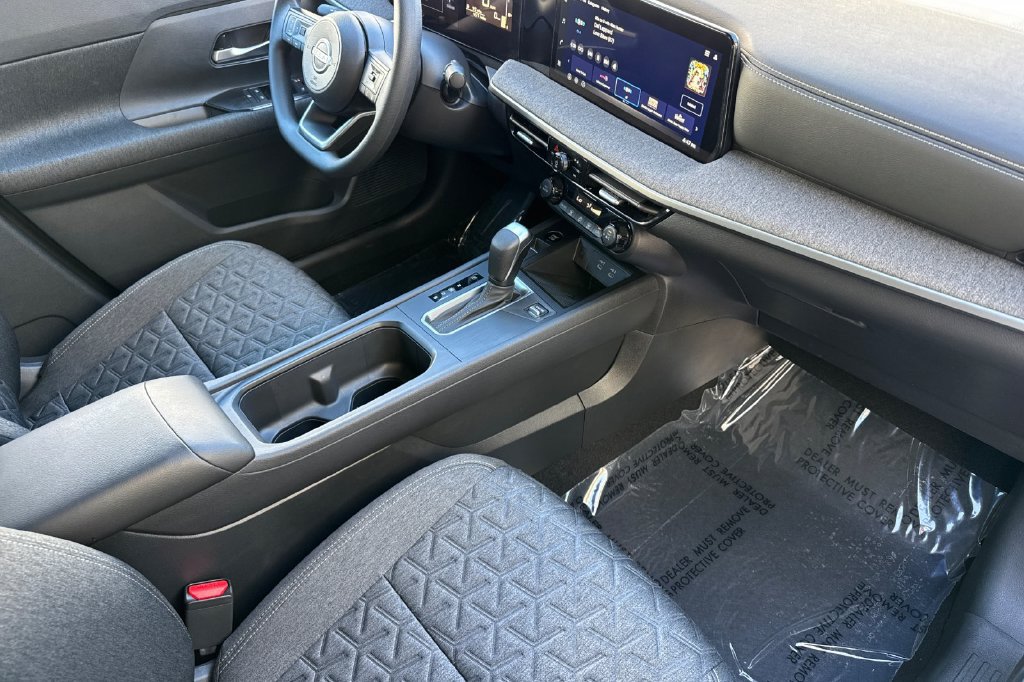 Used 2026 Nissan Kicks SV FWD image 15