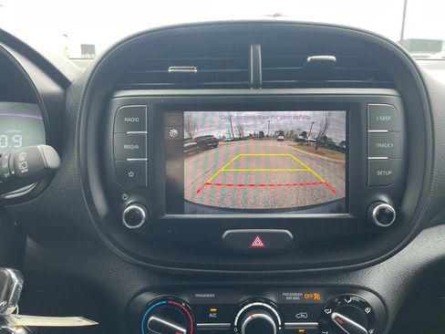 Used 2025 Kia Soul LX w/ LX Technology Package image 12