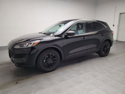 Used 2022 Ford Escape SE FWD image 2