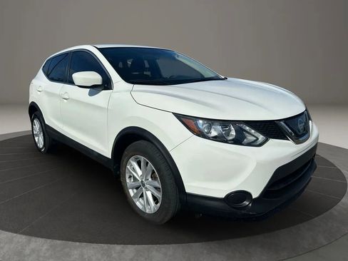 Used 2018 Nissan Rogue Sport S w/ S Appearance Package FWD image 2