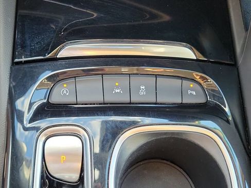 Certified 2023 Buick Envision Essence FWD image 33