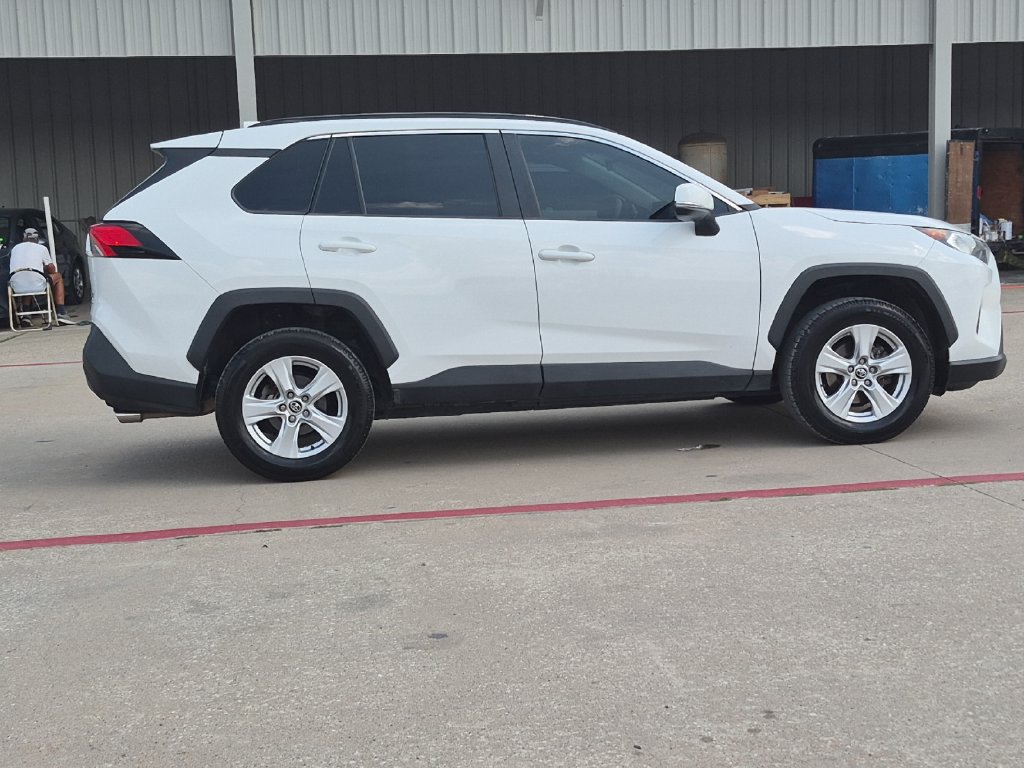 Used 2020 Toyota RAV4 XLE AWD/4WD image 7
