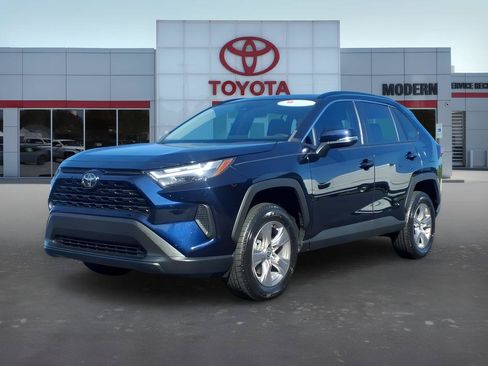 Certified 2022 Toyota RAV4 XLE w/ Convenience Package FWD image 1