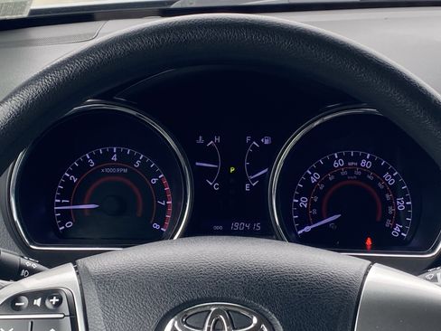 Used 2013 Toyota Highlander Plus FWD image 20