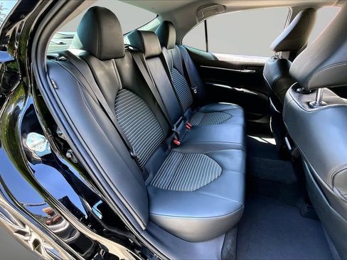 Used 2021 Toyota Camry SE w/ Convenience Package FWD image 23