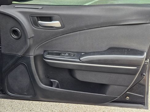 Used 2016 Dodge Charger SE RWD image 28