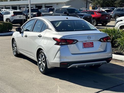 Used 2024 Nissan Versa S w/ S Plus Package image 5