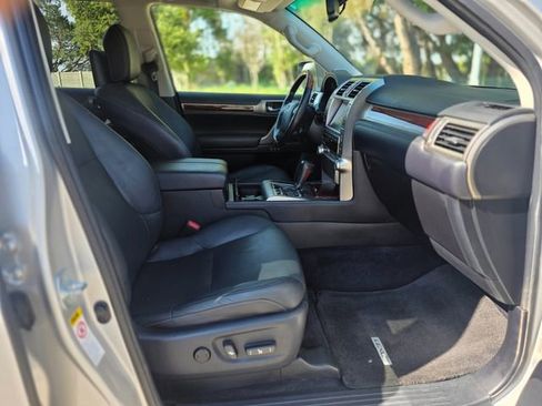 Used 2010 Lexus GX 460 Premium image 34