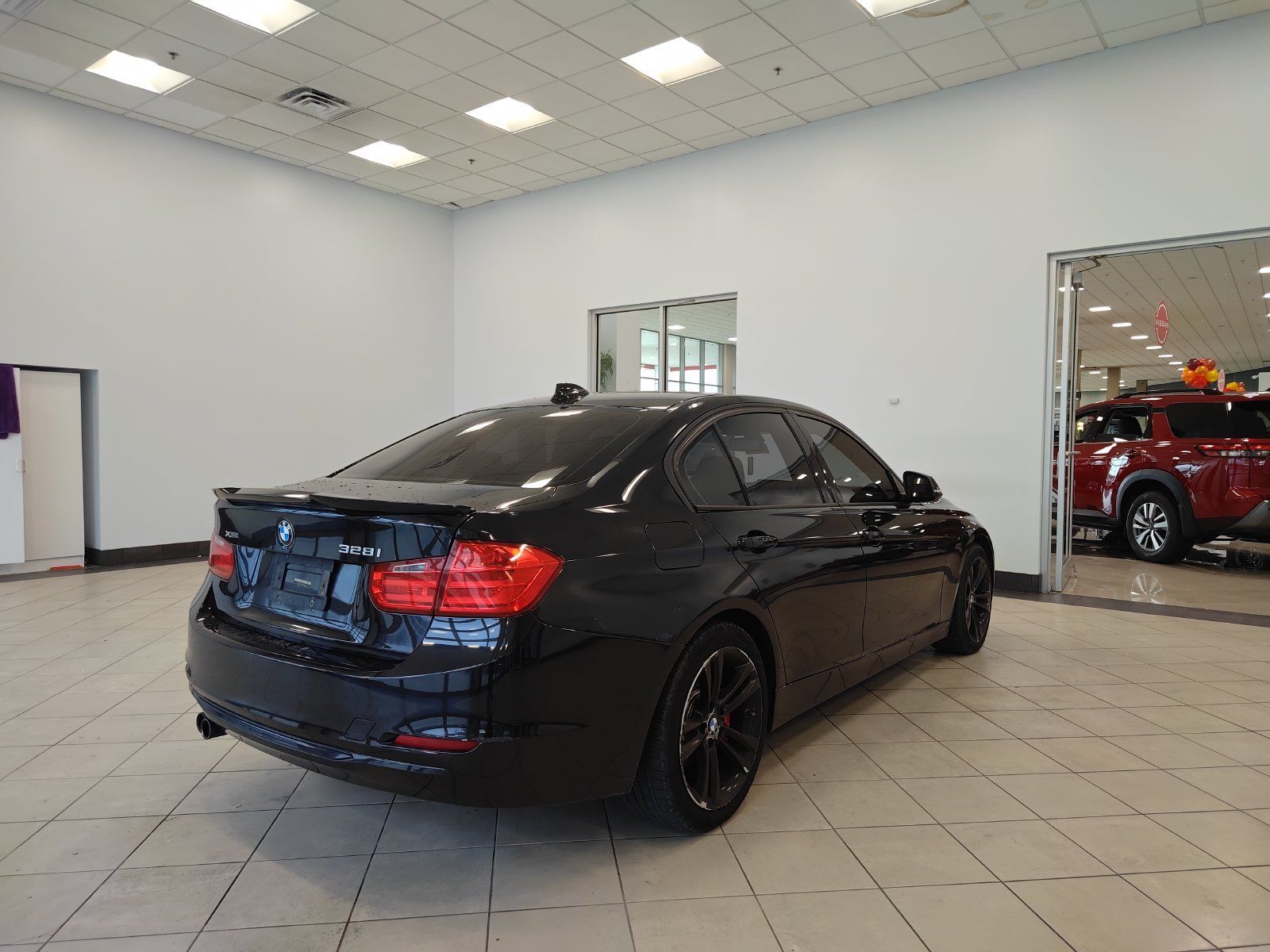 Used 2014 BMW 328i xDrive Sedan AWD/4WD image 3