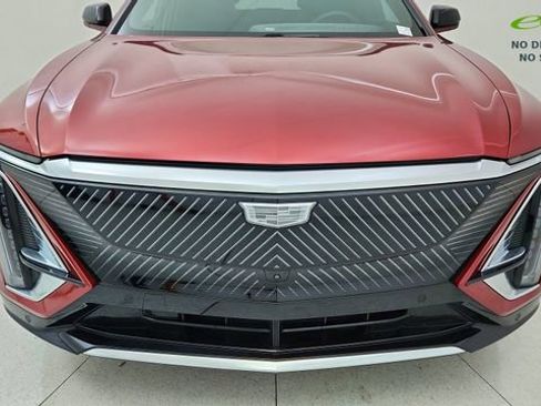 Used 2024 Cadillac Lyriq Luxury w/ LPO, Floor Liner Package image 8