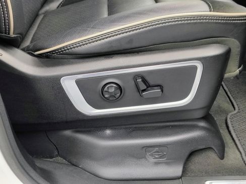 Used 2019 RAM 1500 Laramie image 30