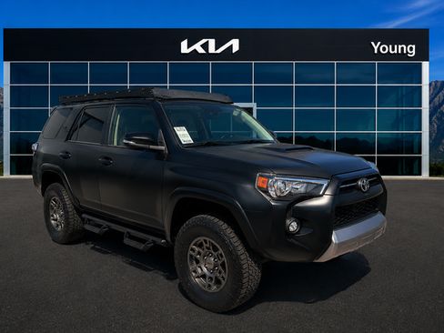 Used 2024 Toyota 4Runner TRD Off-Road Premium AWD/4WD image 1