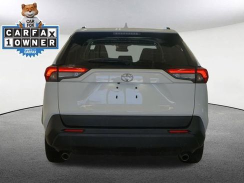 Used 2021 Toyota RAV4 LE image 11