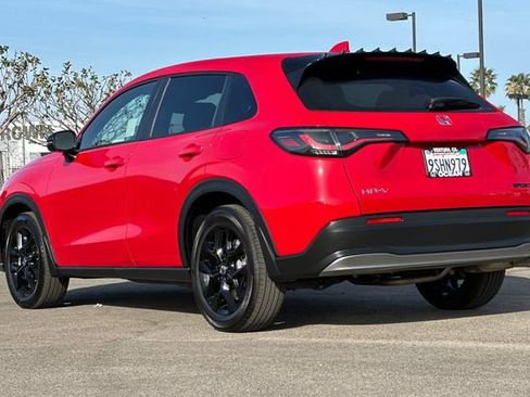 Certified 2025 Honda HR-V Sport image 6