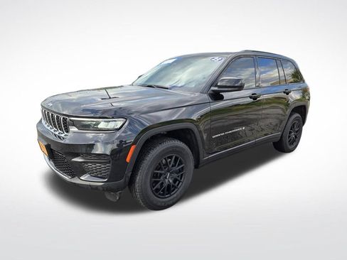 Used 2023 Jeep Grand Cherokee Laredo AWD/4WD image 7